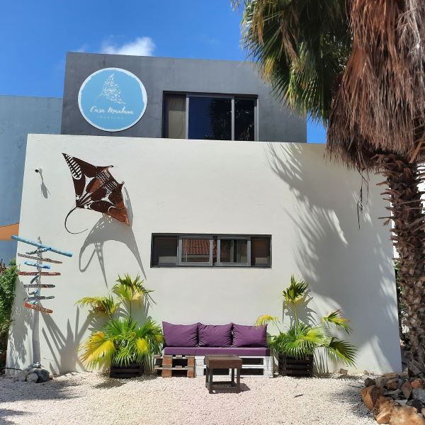 Casa Mantana Bonaire with art of Ron Moret