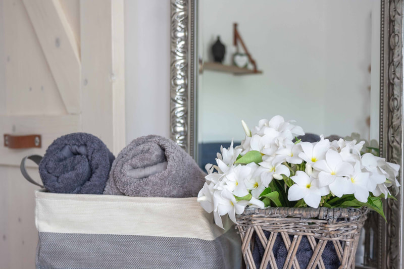 fresh towels, boutique style, seahorse room